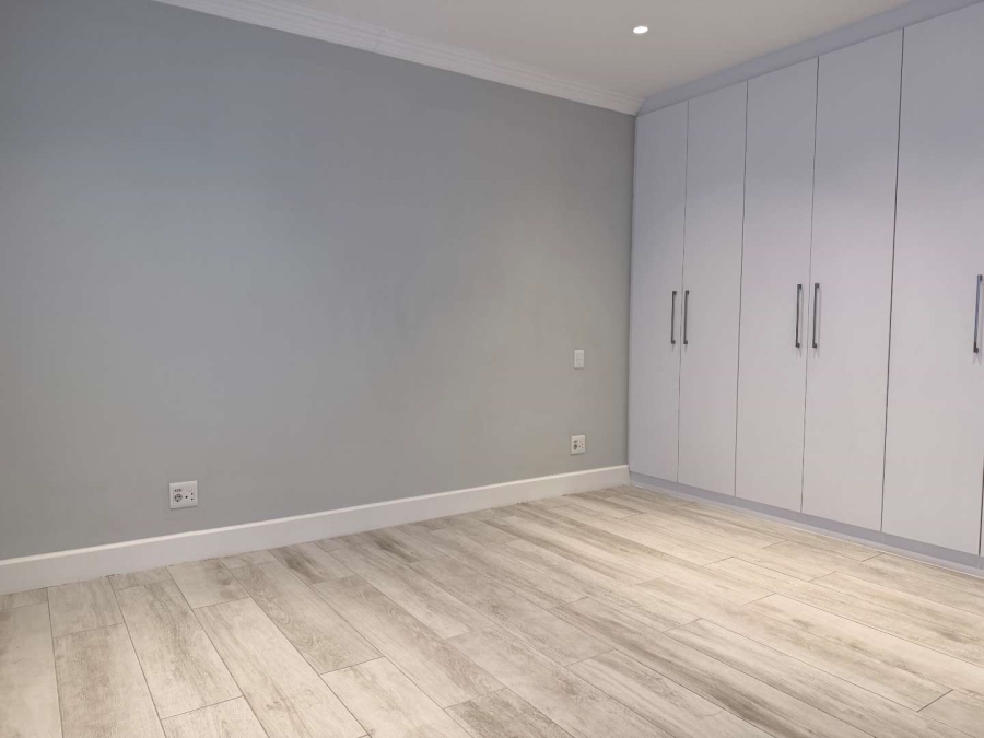 To Let 2 Bedroom Property for Rent in Oakdale Western Cape